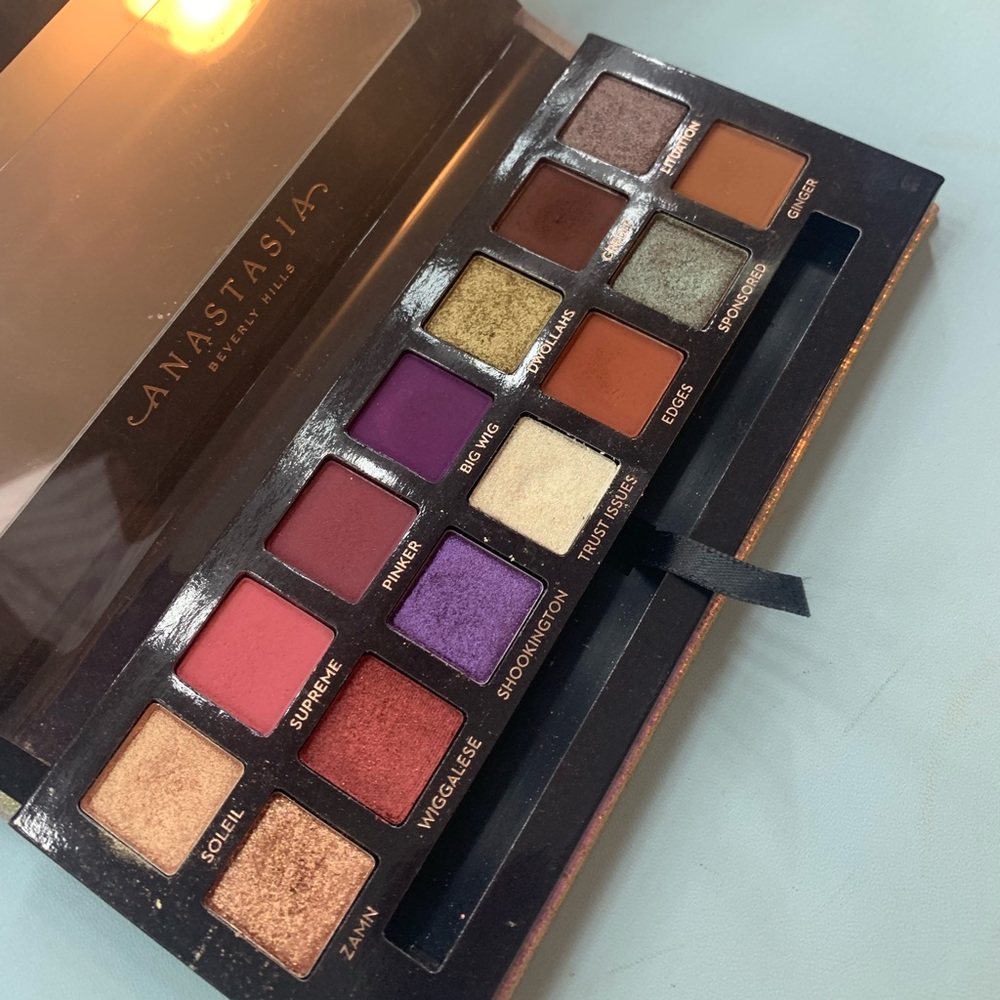 Gently used ABH Jacky Aina palette